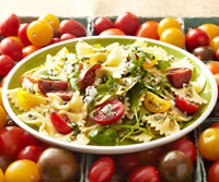 Paste Salad with Tomatoes and Blue Cheese